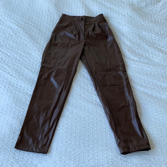 Faux leather pants - Picture 2 of 6